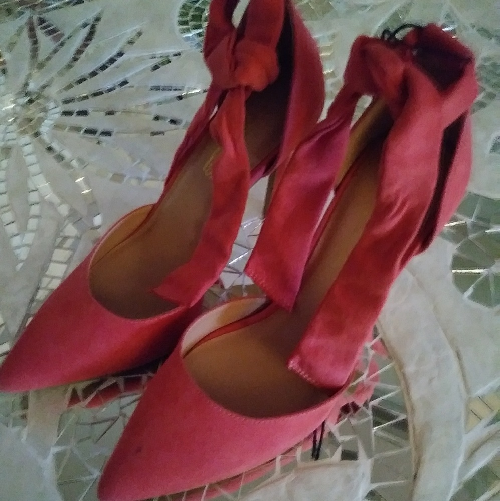 NEW EVA MENDES Pumps